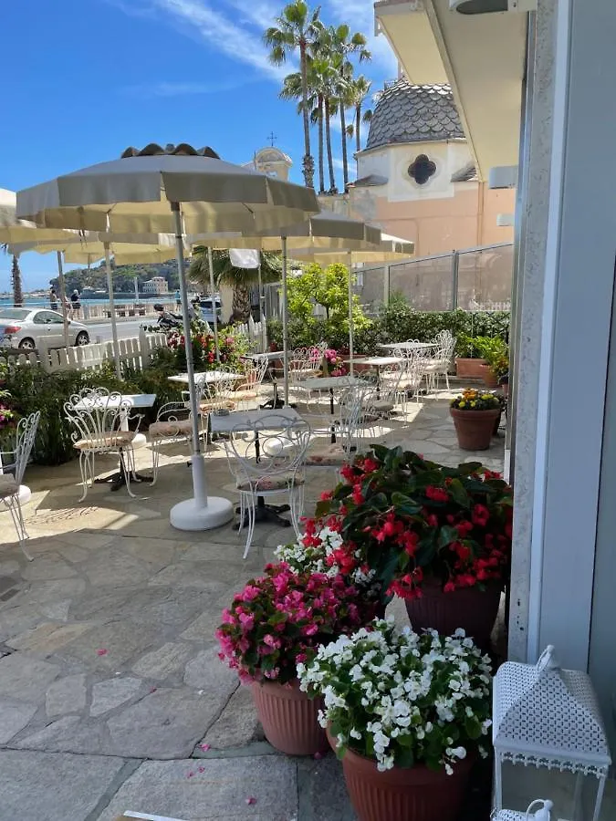 Hotel Miramare دْيانو مارينا 3*,