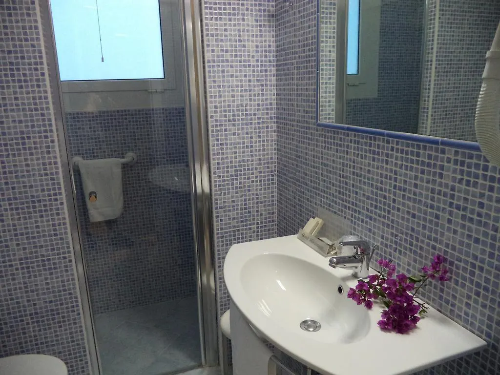 Hotel Miramare دْيانو مارينا
