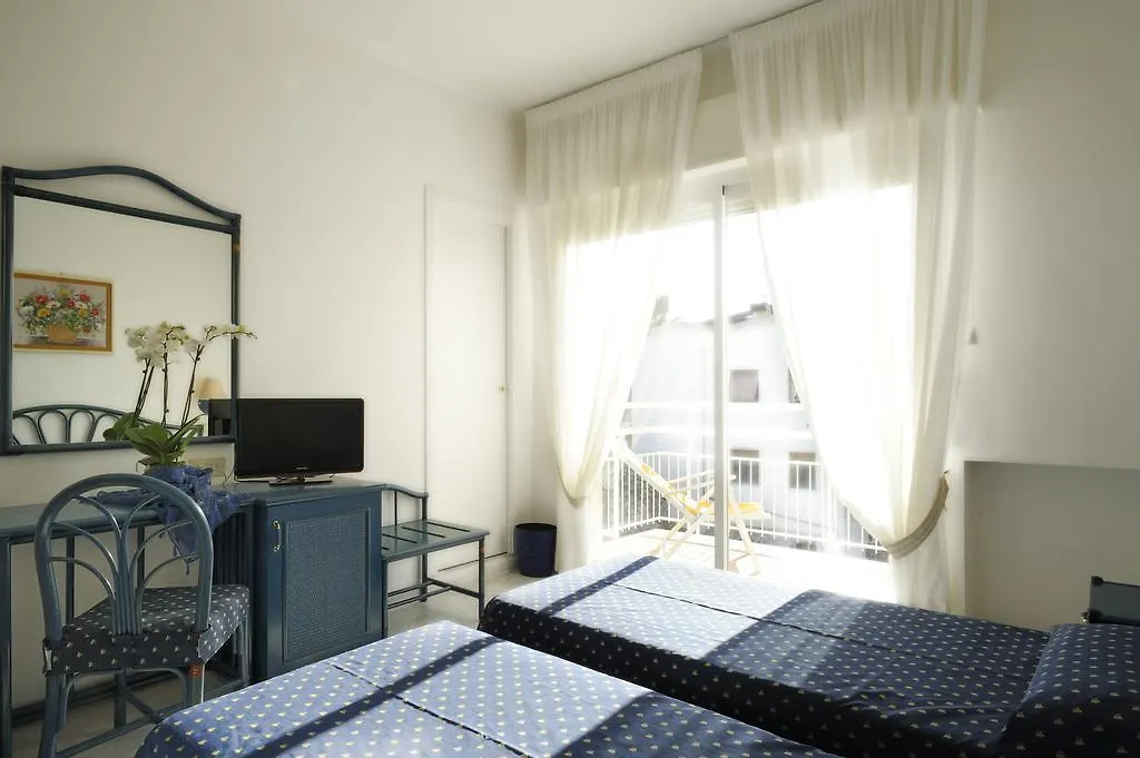 Hotel Miramare دْيانو مارينا
